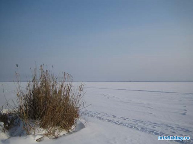 Степное озеро зимой